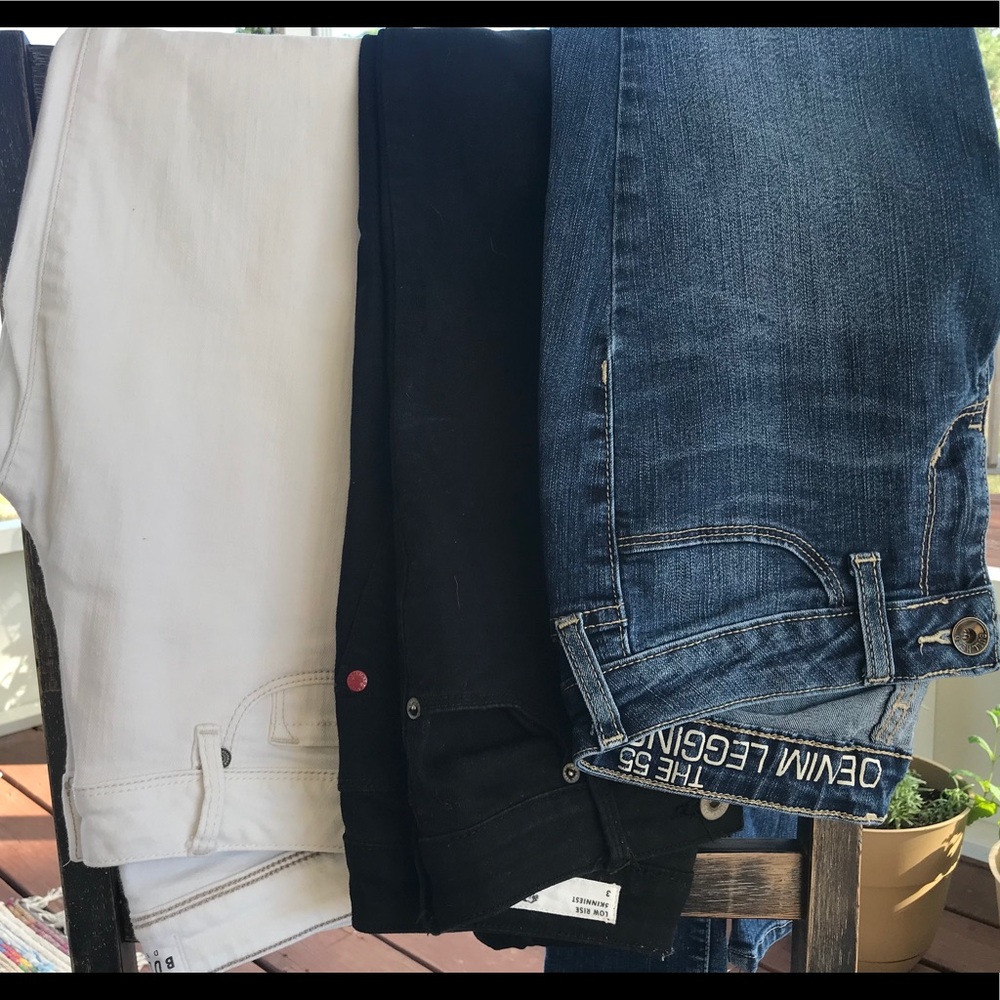 Lot of 3 Pairs of Bullhead Jeans